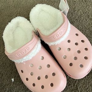 Pink crocs classic clogs with fur women size 9
